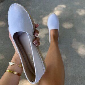 NEW LILIANA FLATS